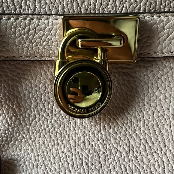 Michael Kors Hamilton Small Crossbody Woman's Travel Messenger Leather Bag Purse - Picture 4 of 15